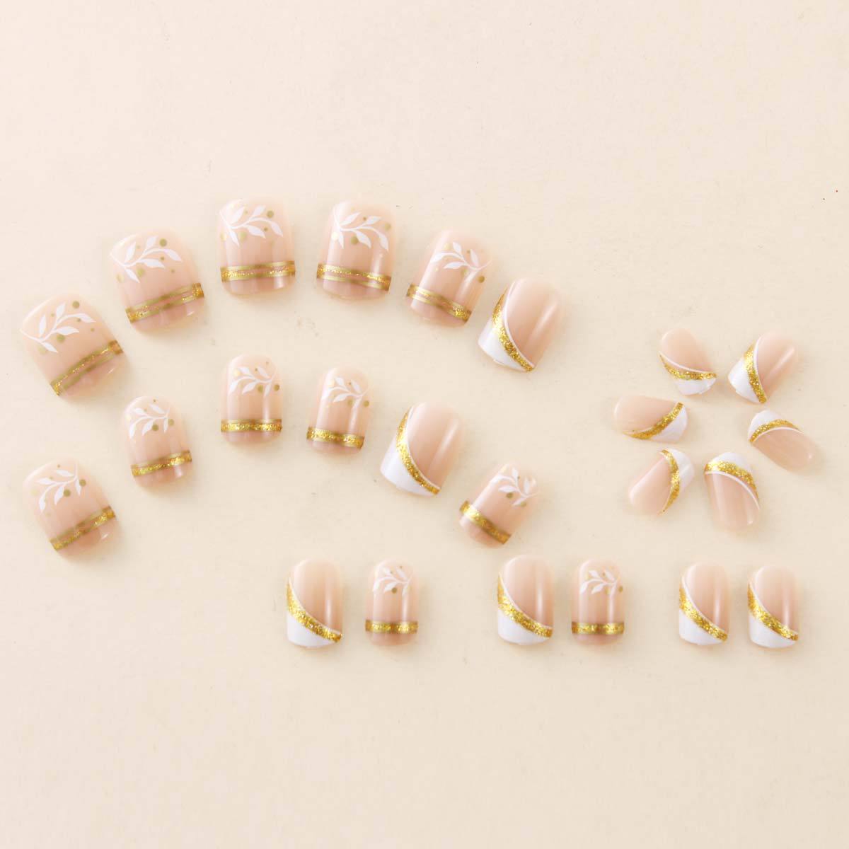 Short Medium fake nails for wo - Nail Art Gliter 评论和价格